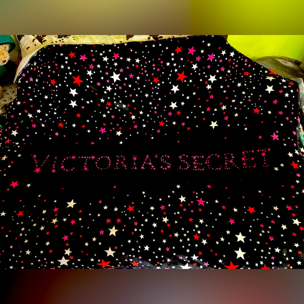 Victoria’s Secret Sherpa Throw Blanket